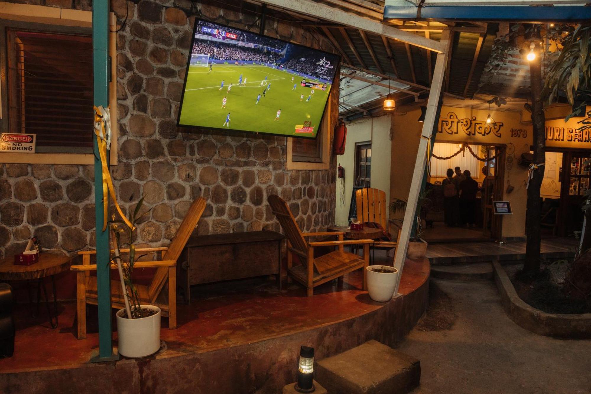 Gaurishankar Backpackers hostel Pokhara Exteriör bild