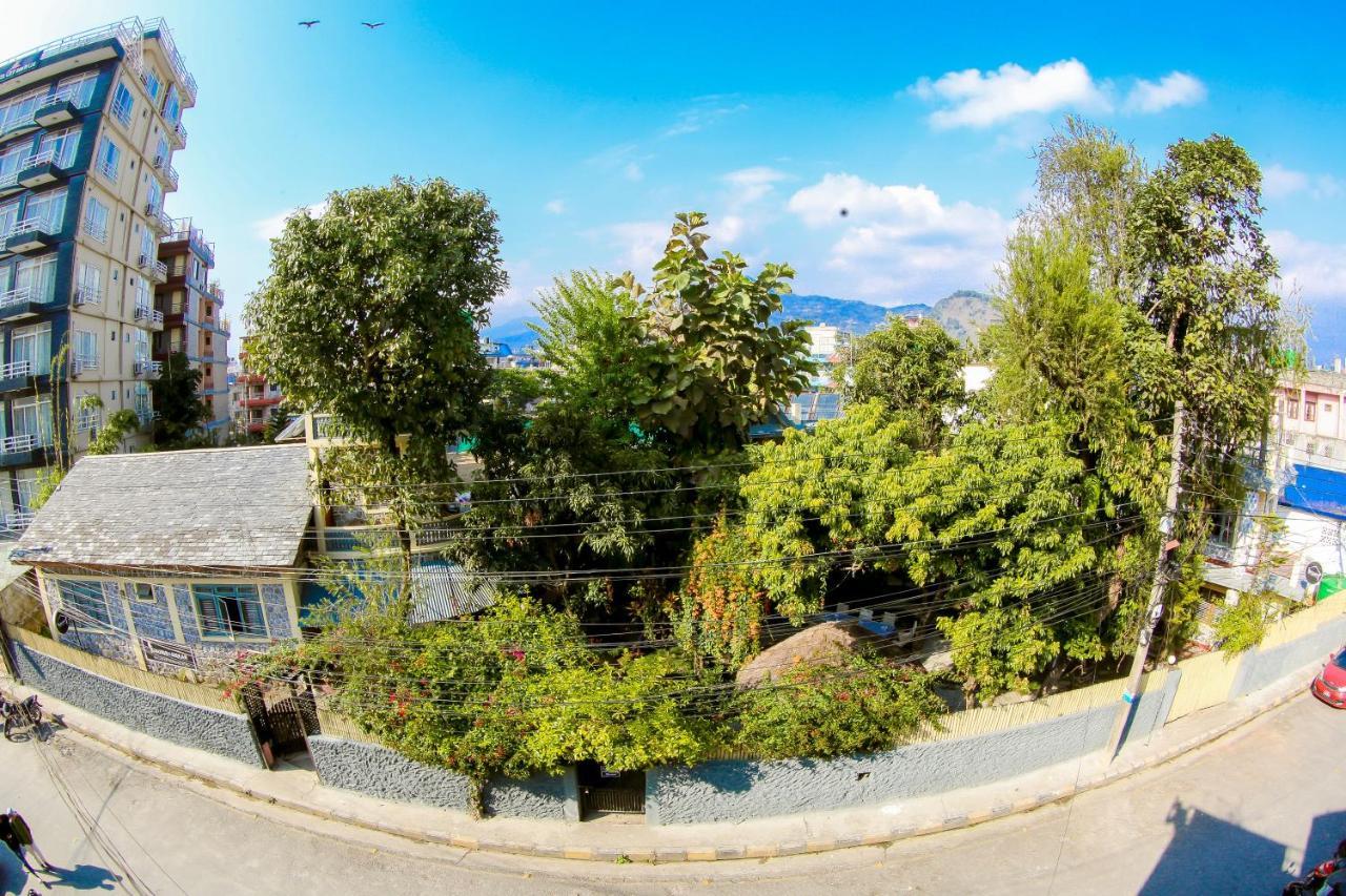 Gaurishankar Backpackers hostel Pokhara Exteriör bild