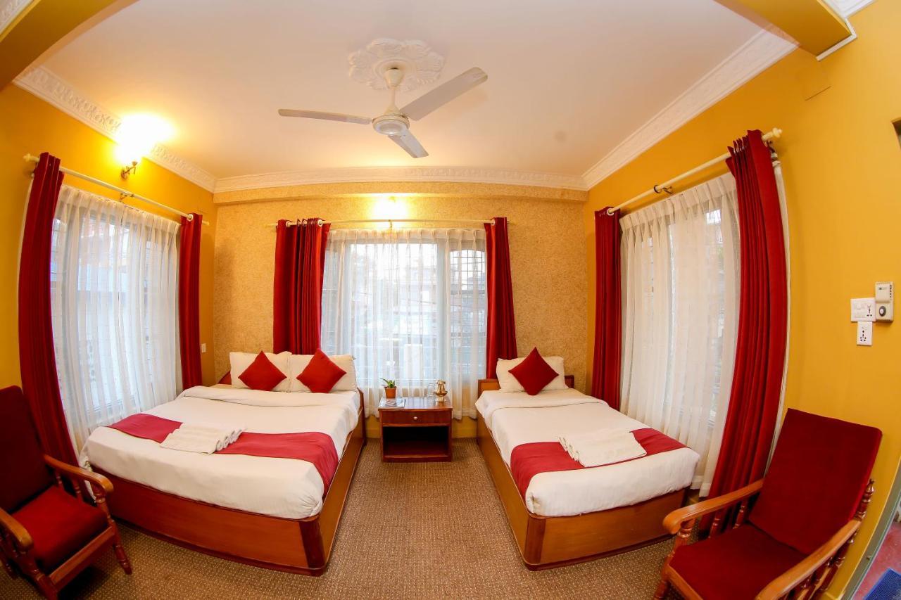 Gaurishankar Backpackers hostel Pokhara Exteriör bild