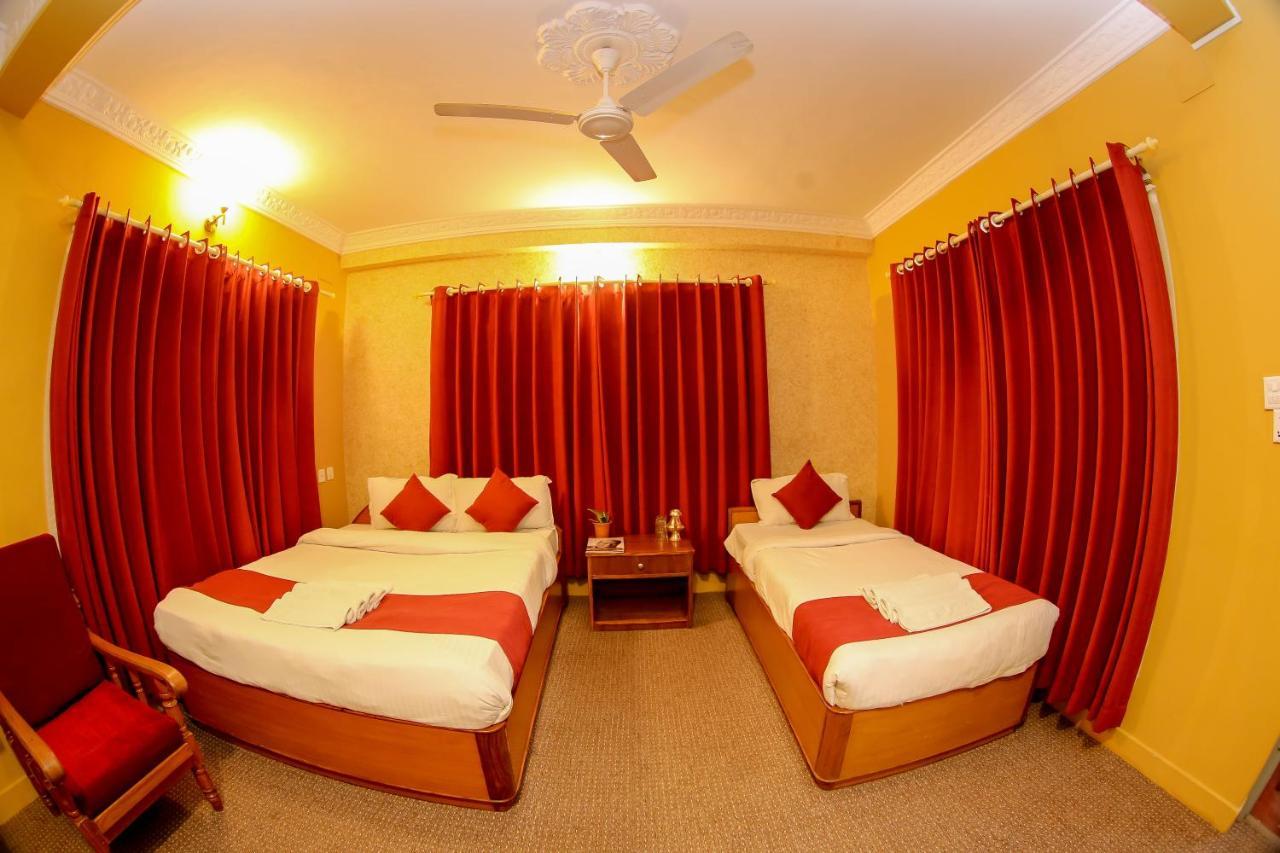 Gaurishankar Backpackers hostel Pokhara Exteriör bild